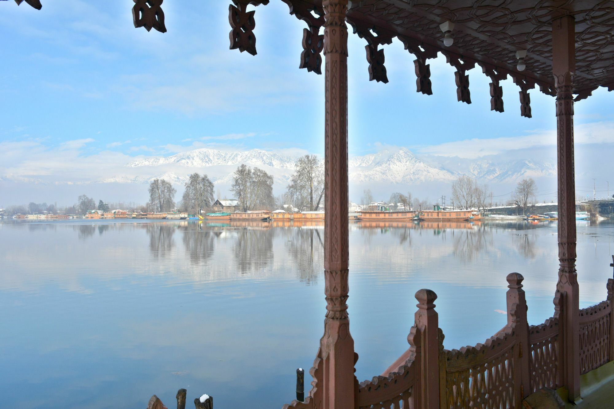 ホテル Golden Flower Heritage Houseboat Nagin Bagh エクステリア 写真